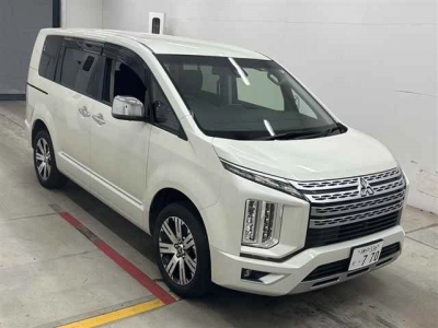 MITSUBISHI DELICA D:5