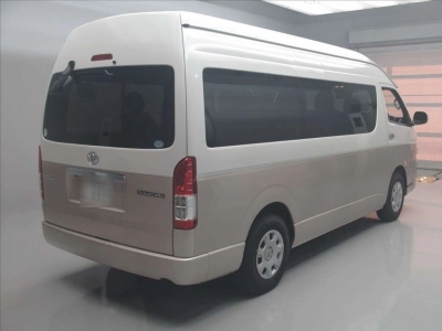 TOYOTA HIACE WAGON