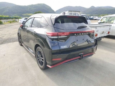 NISSAN AURA