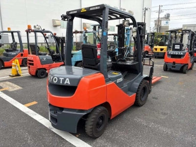 TOYOTA  FORKLIFT 