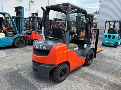 TOYOTA  FORKLIFT 