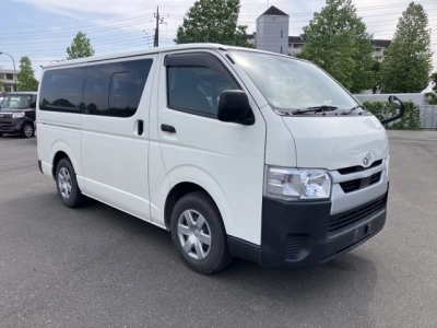 TOYOTA HIACE