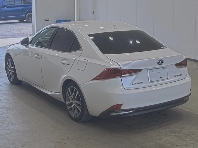 LEXUS IS