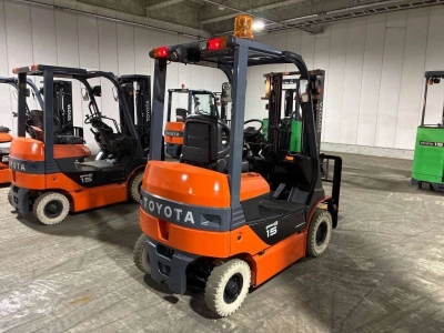 TOYOTA  FORKLIFT 