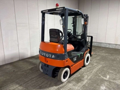 TOYOTA  FORKLIFT 