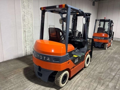 TOYOTA  FORKLIFT 