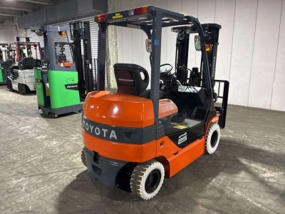 TOYOTA  FORKLIFT 