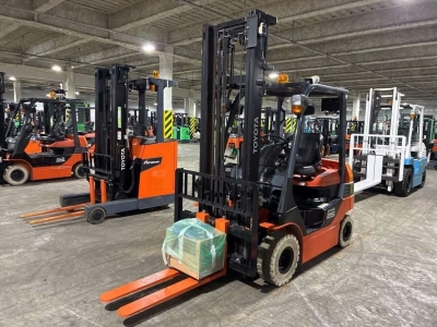 TOYOTA  FORKLIFT 