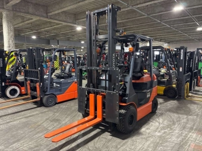 TOYOTA  FORKLIFT 
