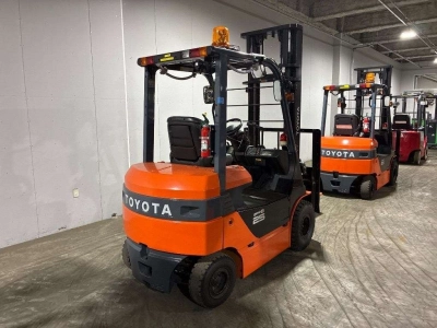 TOYOTA  FORKLIFT 