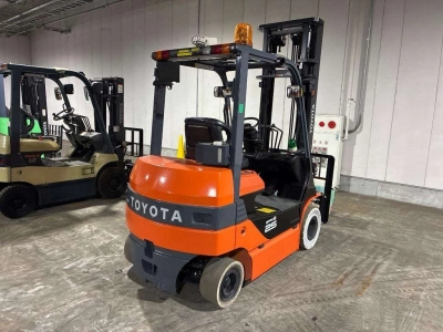 TOYOTA  FORKLIFT 
