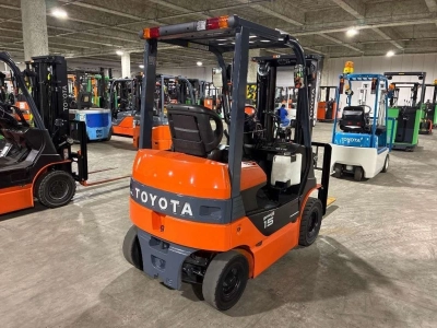 TOYOTA  FORKLIFT 