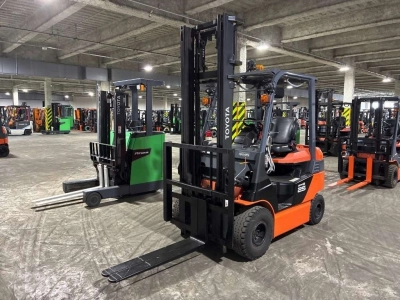 TOYOTA  FORKLIFT 