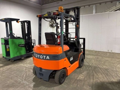 TOYOTA  FORKLIFT 