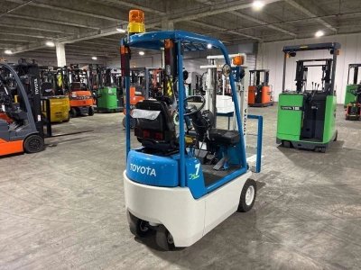 TOYOTA  FORKLIFT 