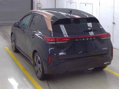 NISSAN AURA