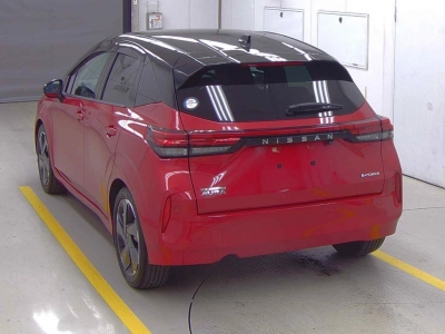 NISSAN AURA