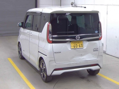 NISSAN ROOX