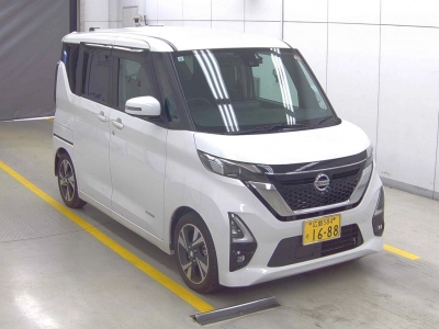 NISSAN ROOX