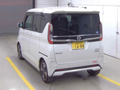 NISSAN ROOX