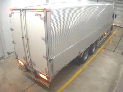 NISSAN UD