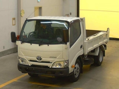 TOYOTA DYNA