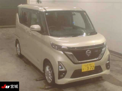 NISSAN ROOX