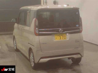 NISSAN ROOX