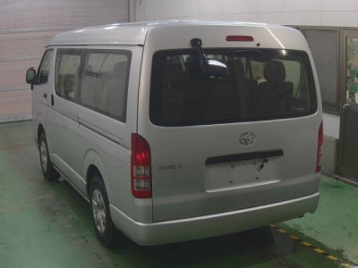 TOYOTA HIACE WAGON