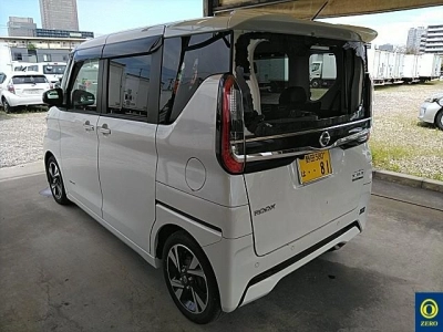 NISSAN ROOX
