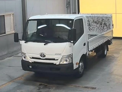 TOYOTA DYNA