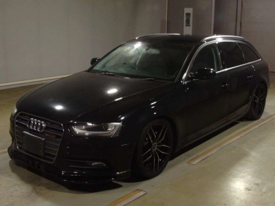 AUDI A4 AVANTE