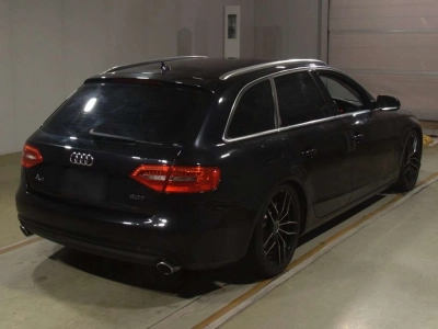 AUDI A4 AVANTE