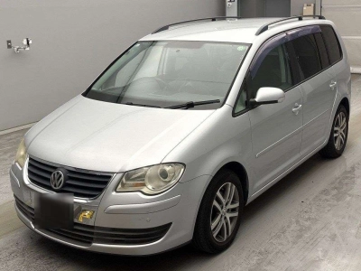 VOLKSWAGEN GOLF TOURAN