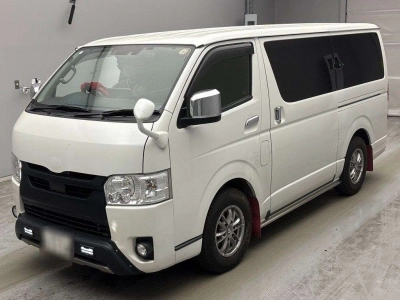 TOYOTA HIACE VAN