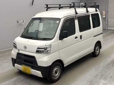 TOYOTA PIXIS VAN