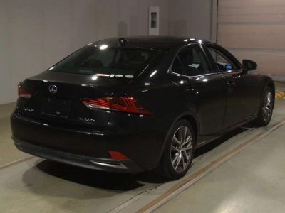 LEXUS IS