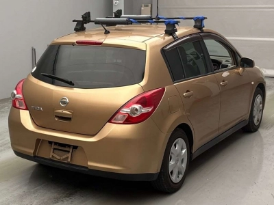 NISSAN TIIDA