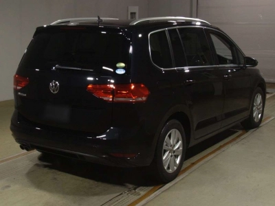 VOLKSWAGEN GOLF TOURAN