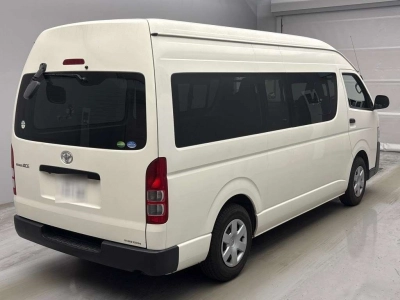 TOYOTA REGIUS VAN