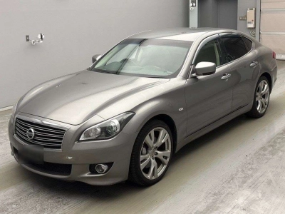 NISSAN FUGA
