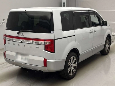 MITSUBISHI DELICA D:5