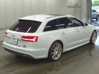 AUDI A6 AVANTE