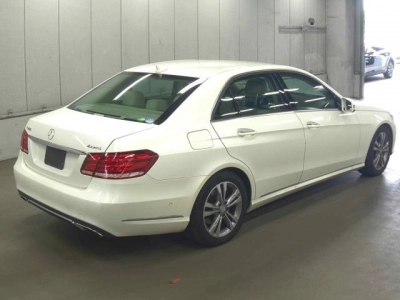 MERCEDES BENZ E CLASS