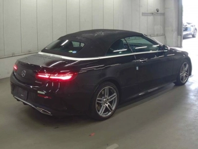MERCEDES BENZ E CLASS