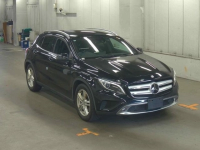 MERCEDES BENZ GLA