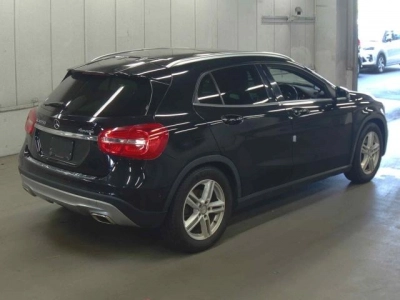 MERCEDES BENZ GLA
