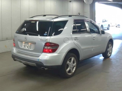 MERCEDES BENZ M CLASS