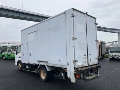 MITSUBISHI CANTER