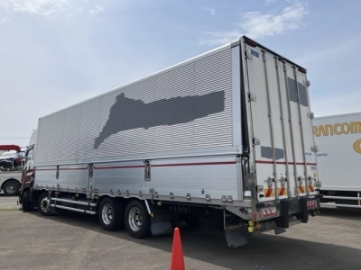 ISUZU GIGA